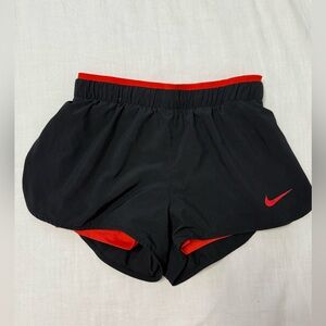 Nike Women's Shorts Red Lining